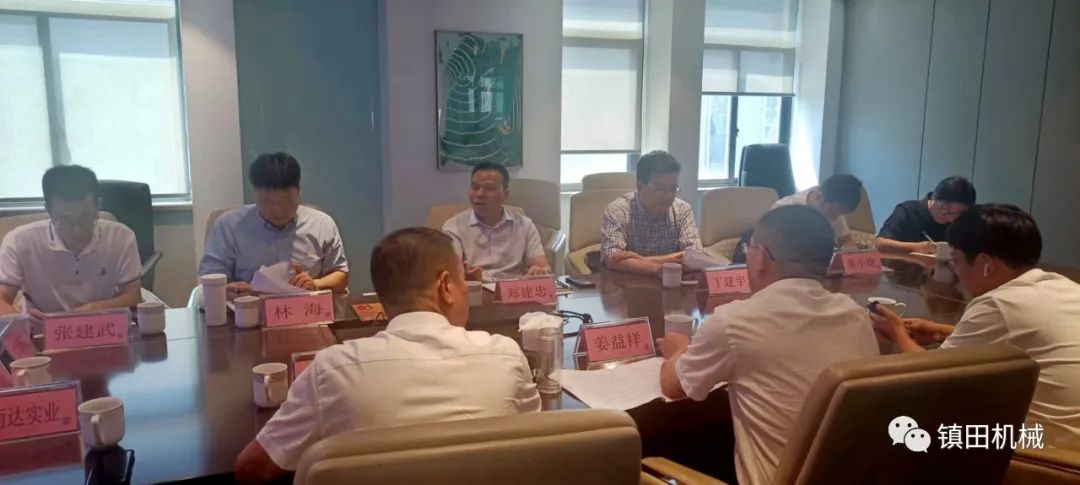 溫州市政協(xié)副主席鄭建忠來(lái)我司調(diào)研智能裝備制造產(chǎn)業(yè)發(fā)展工作(圖1) 溫州市政協(xié)副主席鄭建忠來(lái)我司調(diào)研智能裝備制造產(chǎn)業(yè)發(fā)展工作(圖1)