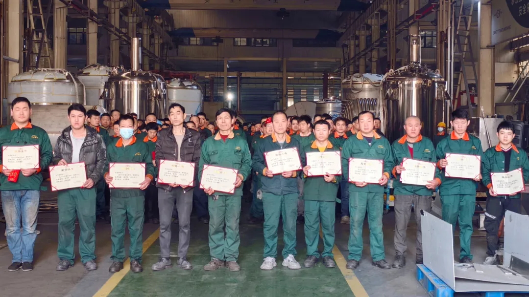 鎮(zhèn)田機(jī)械2024年優(yōu)秀員工頒獎(jiǎng)儀式圓滿舉行(圖3) 鎮(zhèn)田機(jī)械2024年優(yōu)秀員工頒獎(jiǎng)儀式圓滿舉行(圖3)